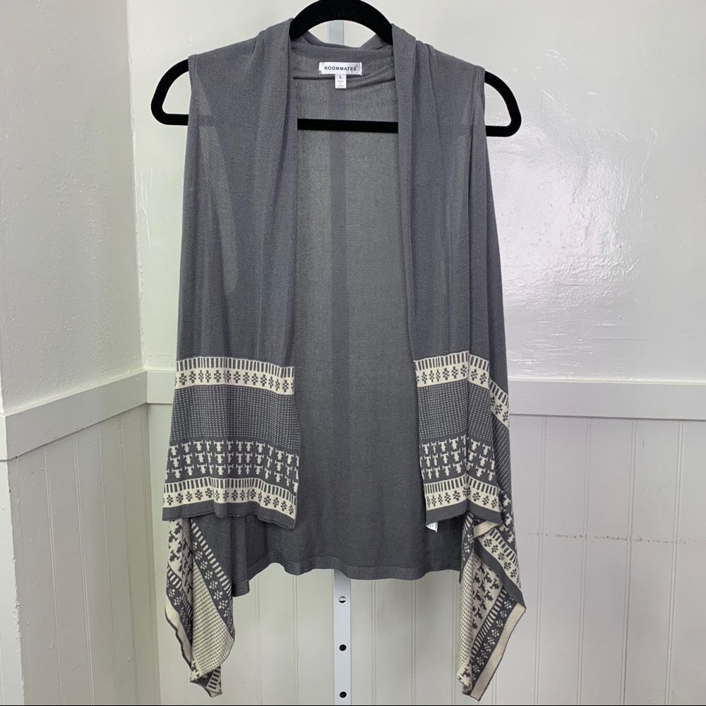 Roomates Grey & White Sleeveless Cardigan Vest | L